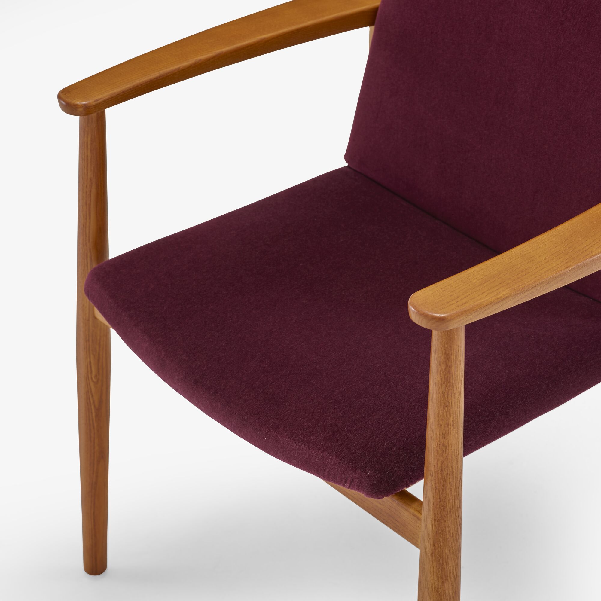 Image Carver chair piétement frêne teinté guariche  3